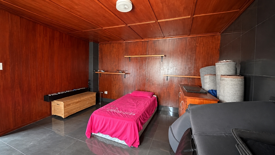 5 Bedroom Property for Sale in Protea Heights Western Cape